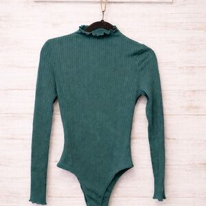 SHEIN Green Ribbed Long Sleeve Bodysuit